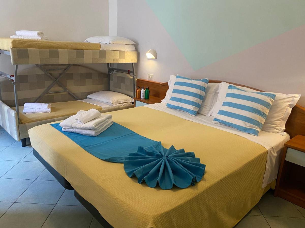 Hotel Villa Caterina Rimini Luaran gambar