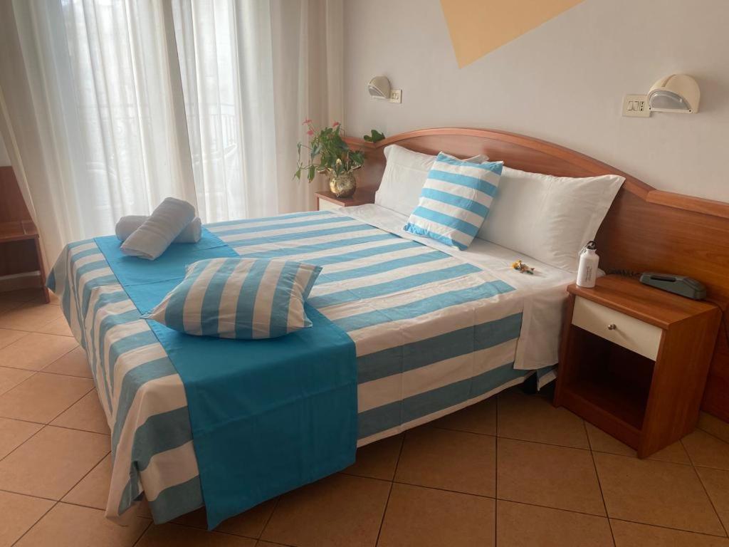 Hotel Villa Caterina Rimini Luaran gambar