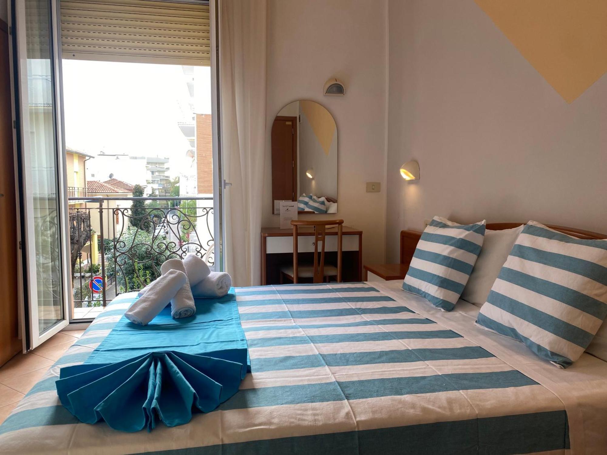 Hotel Villa Caterina Rimini Luaran gambar