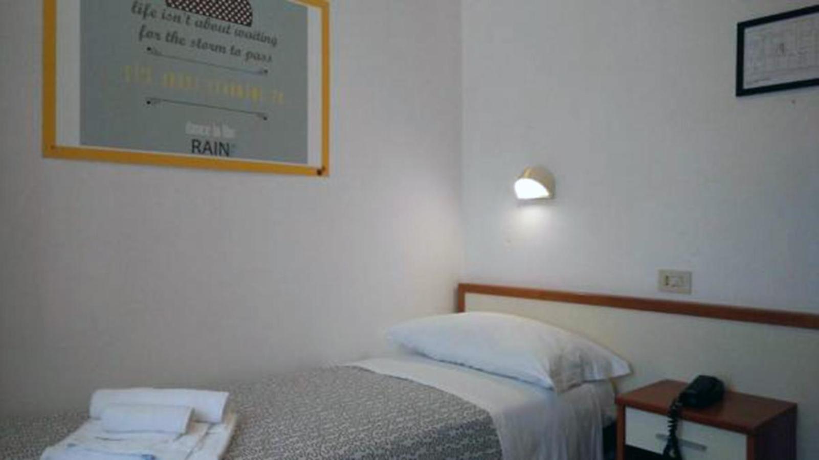 Hotel Villa Caterina Rimini Luaran gambar