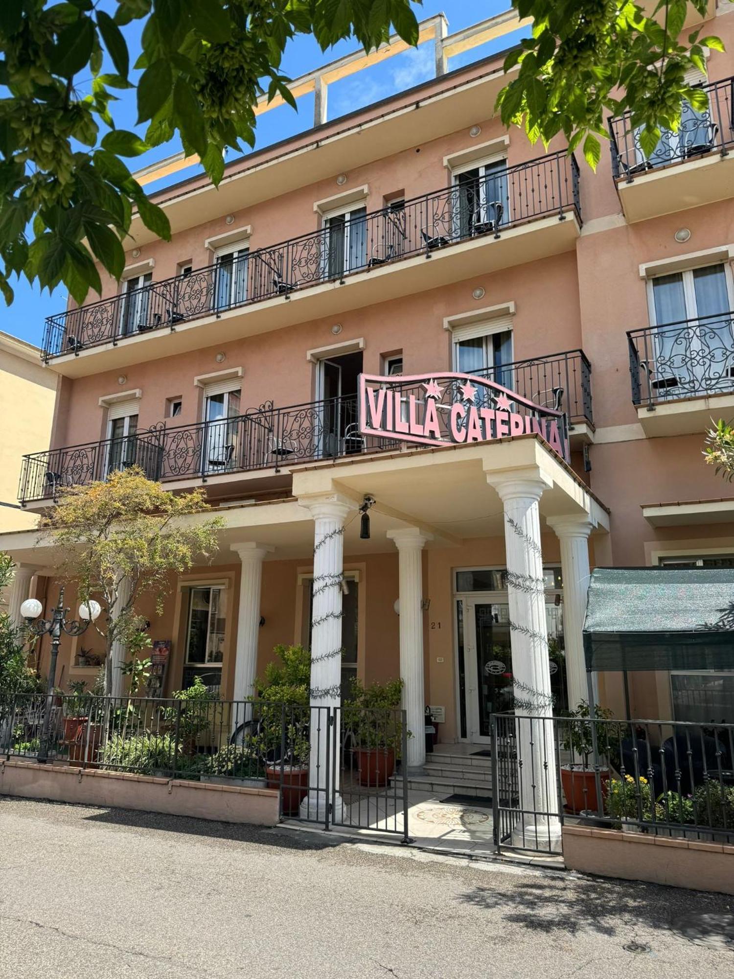Hotel Villa Caterina Rimini Luaran gambar