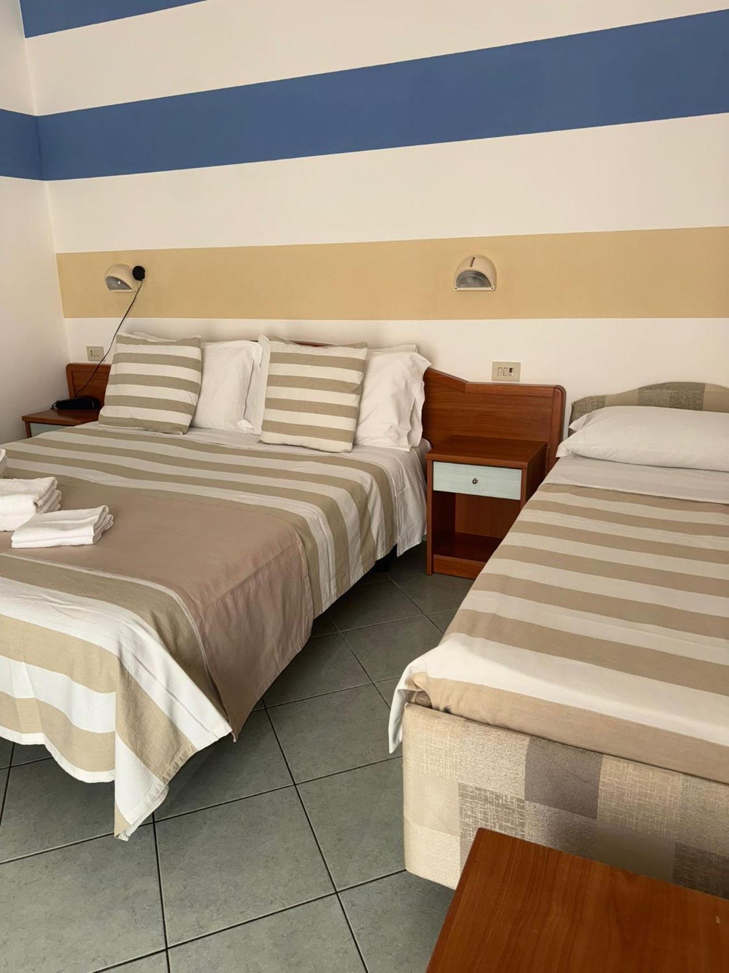 Hotel Villa Caterina Rimini Luaran gambar