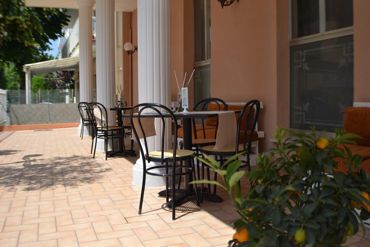 Hotel Villa Caterina Rimini Luaran gambar